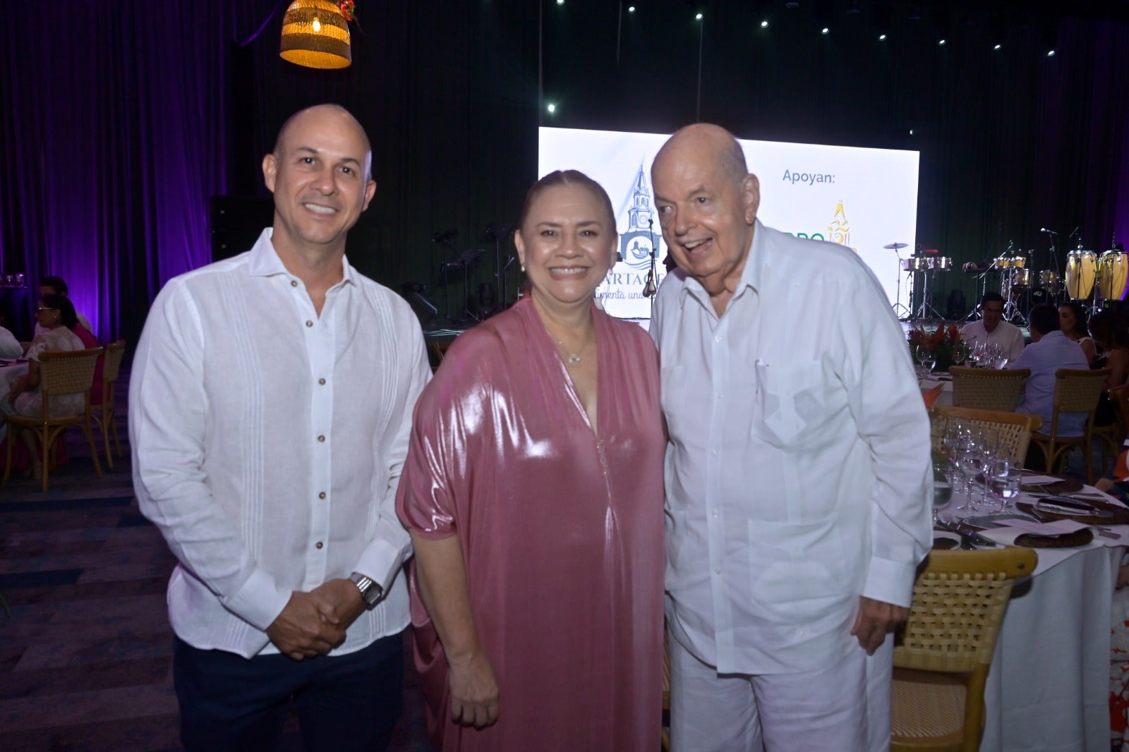 Alberto Llamas, director de Grupo Gela; Gaby Arenas, diseñadora y gerente del Restaurante Candé; y Raimundo Angulo, presidente del Concurso Nacional de Belleza.