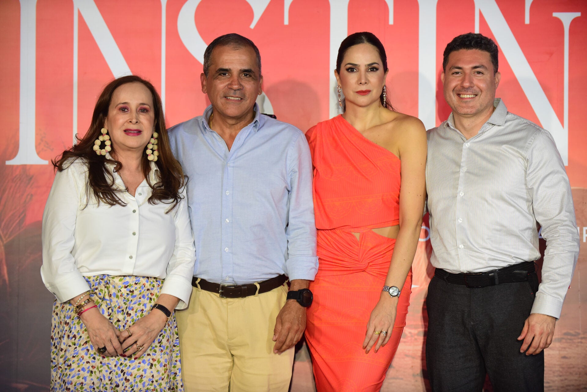 Claudia Granada, directora de asuntos institucionales de Davivienda; Luis Castrillón, gerente regional Davivienda Valle y Cauca; María Navia, presentadora; y Julián Jiménez, líder gestión de servicios de talento Davivienda.