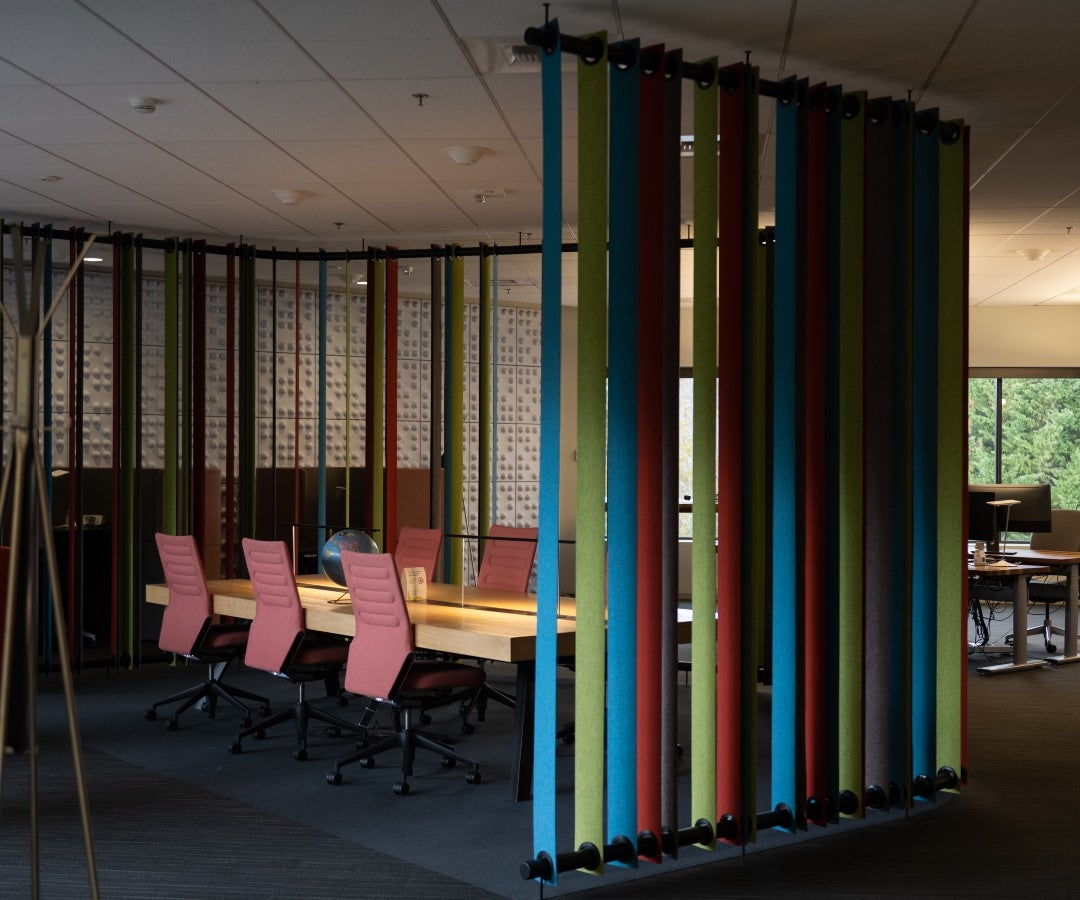 Las empresas tecnológicas advierten a los titulares de visas H-1B que eviten viajar al extranjero