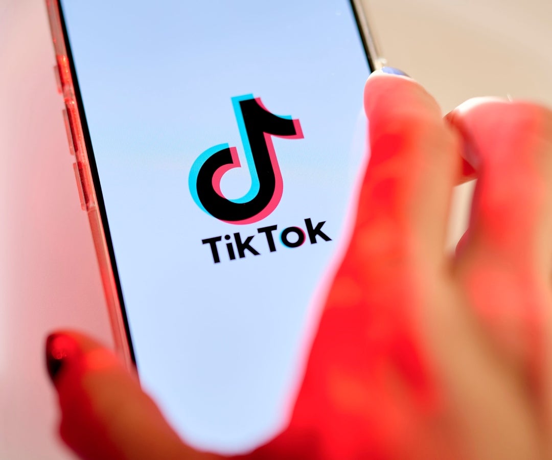 Familia italianas deman a Facebook, Instagram y TikTok por falta de medidas de seguridad