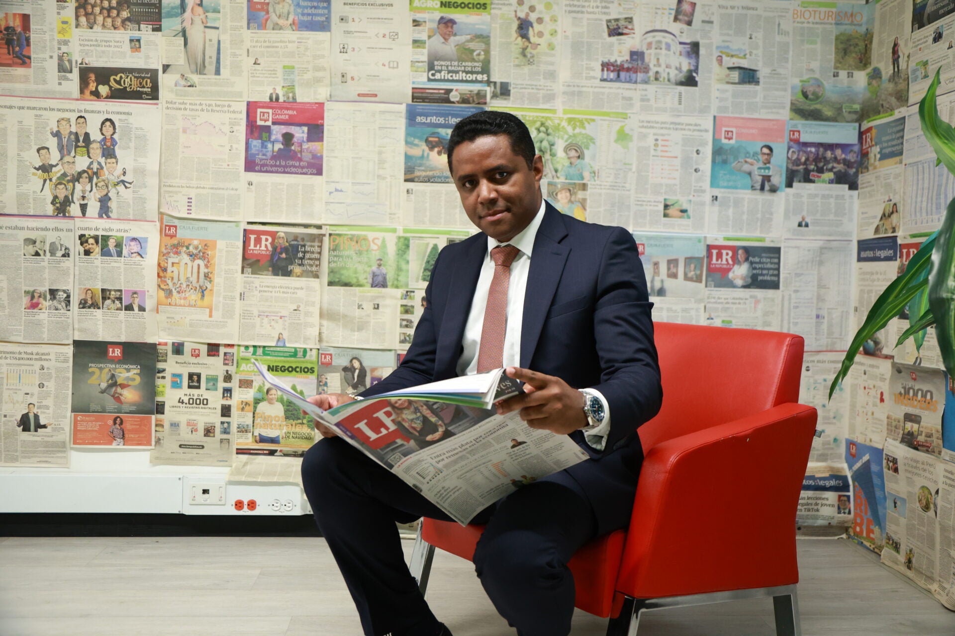 Larry Sadit Álvarez Morales, superintendente de Vigilancia