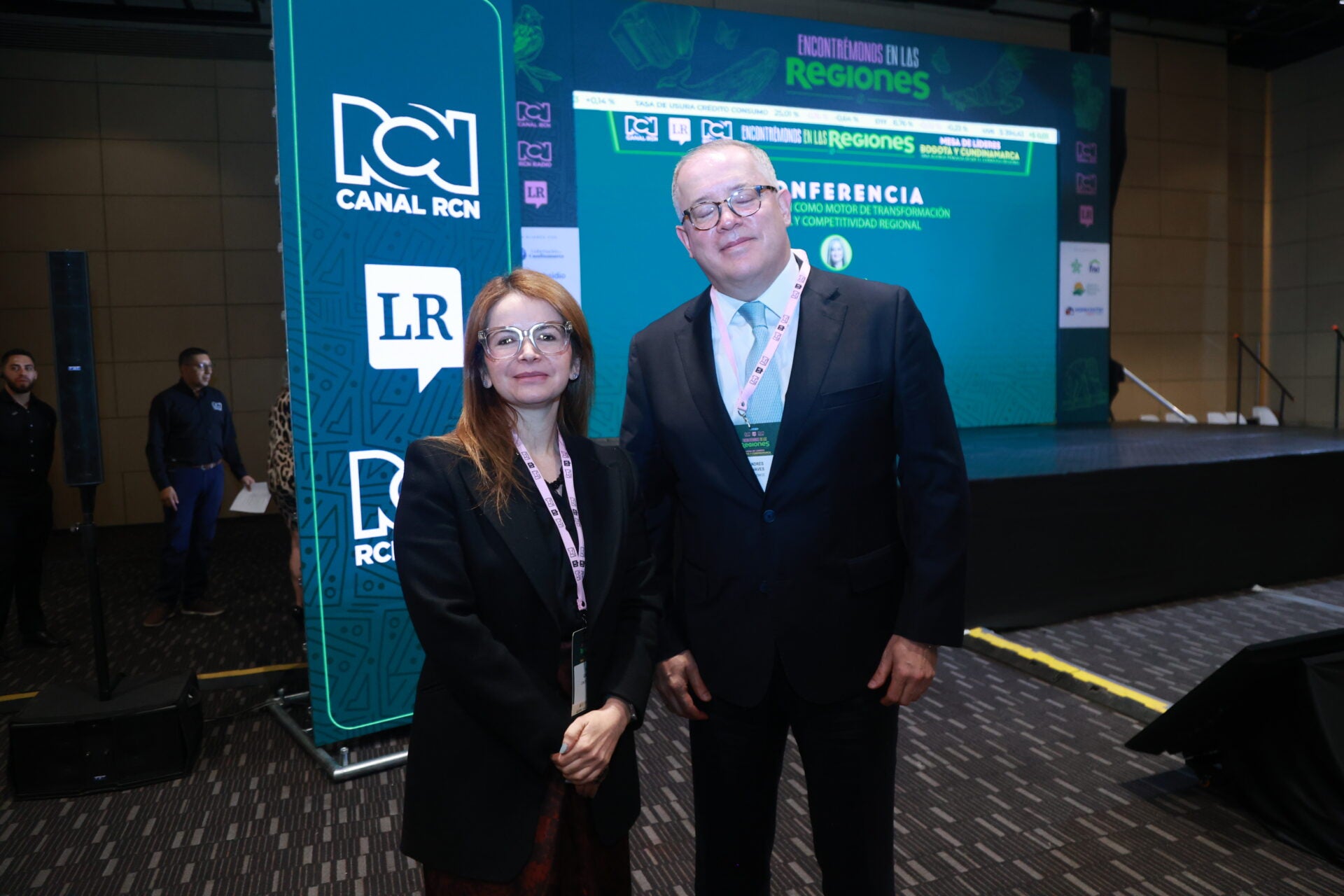 Natalí Leal Gómez, gerente general del concesionario Opain; y Andrés Chaves, presidente de Andemos.