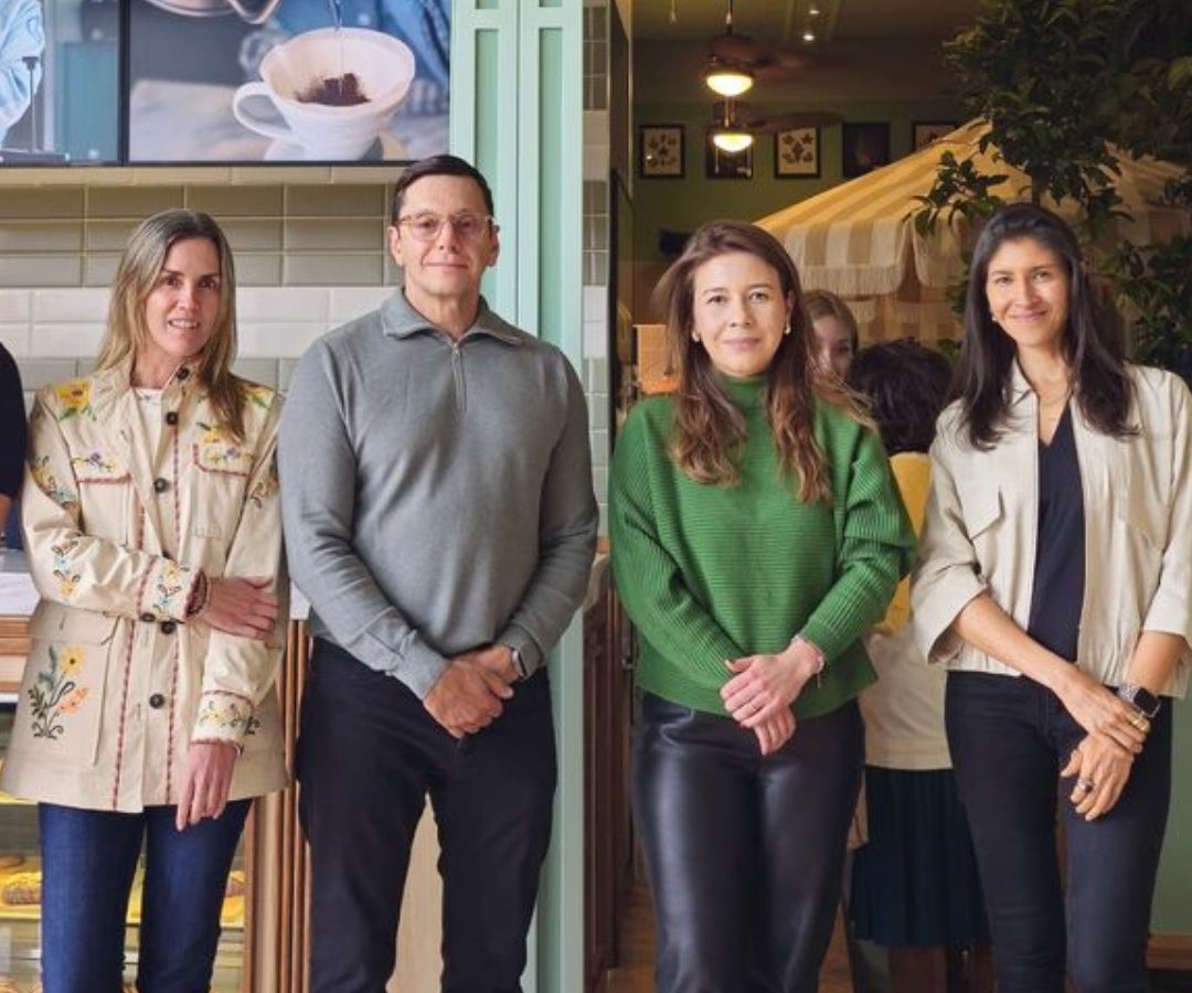 Andrea Sierra, gerente centro comercial Fontanar; Jamal Mustafa, socio Grupo Legrand; María Castillo, directora comercial Fontanar; y Catherine Barrera, gerente Fontanar.
