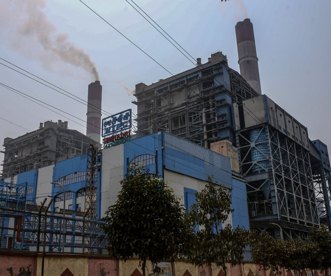 Principal empresa de servicios públicos de India considera compra de reactores nucleares