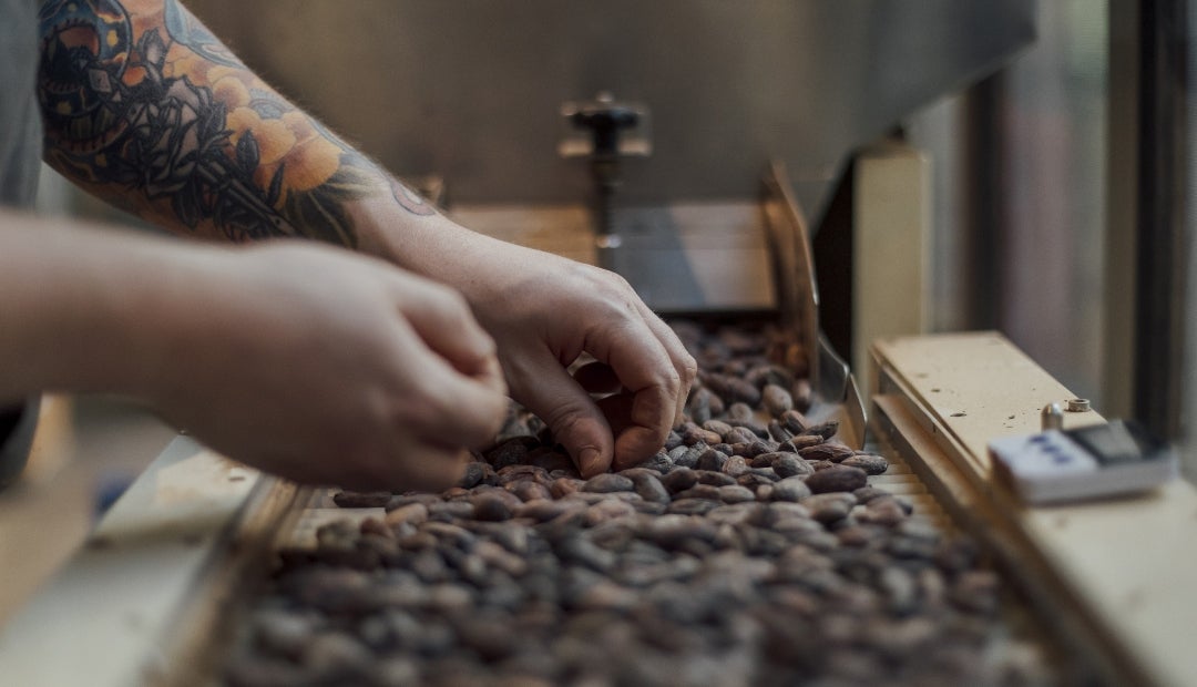 El cacao en Londres subió 1,2%, mientras que los futuros en Nueva York subieron 1,6%. Por su parte, el café arábigo subió 2,4% en Nueva York. El cacao en Londres subió 1,2%, mientras que los futuros en Nueva York subieron 1,6%. Por su parte, el café arábigo subió 2,4% en Nueva York.