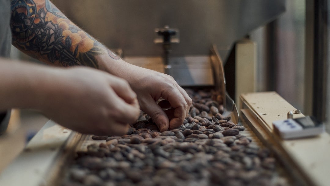 El cacao en Londres subió 1,2%, mientras que los futuros en Nueva York subieron 1,6%. Por su parte, el café arábigo subió 2,4% en Nueva York.