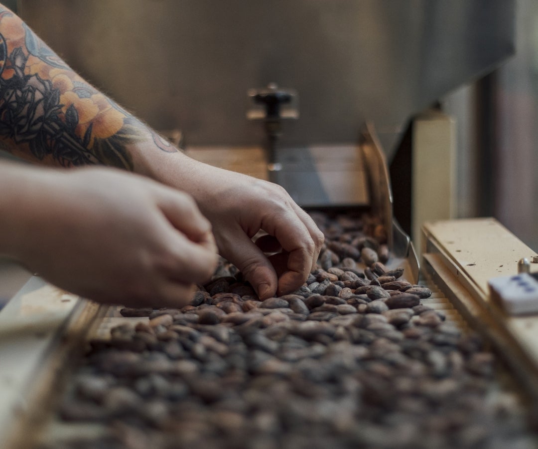 El cacao en Londres subió 1,2%, mientras que los futuros en Nueva York subieron 1,6%. Por su parte, el café arábigo subió 2,4% en Nueva York.