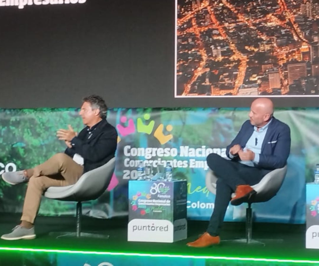 Carlos Gedeón (zquierda), presidente de la Junta Directiva de Fenalco Nacional, y Juan Carlos Vélez (derecha), presidente de la Junta Directiva de Fenalco Antioquia.