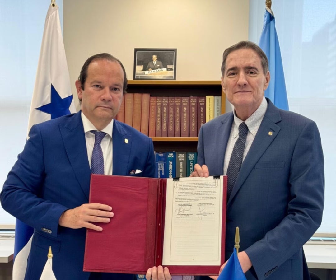 Ministro de Relaciones Exteriores de Panamá, Javier Martínez-Acha Vásquez y el Director de la OPS, Jarbas Barbosa