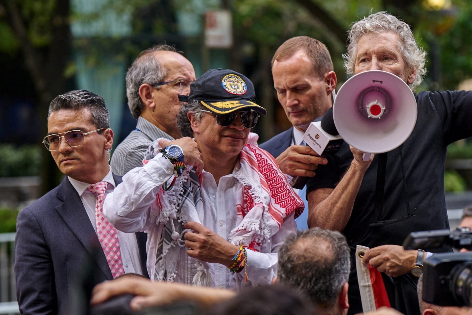El presidente Gustavo Petro y el cantante de Pink Floyd, Roger Waters