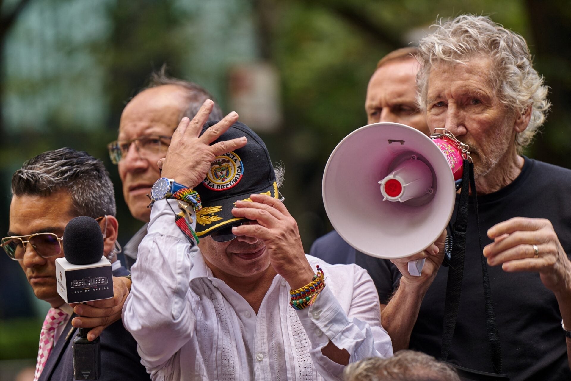 El presidente Gustavo Petro y el cantante de Pink Floyd, Roger Waters