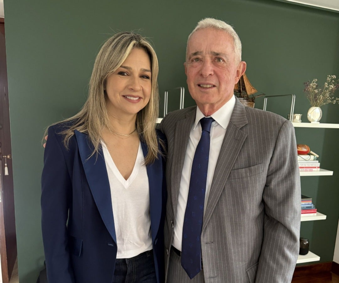 Álvaro Uribe y Vicky Dávila