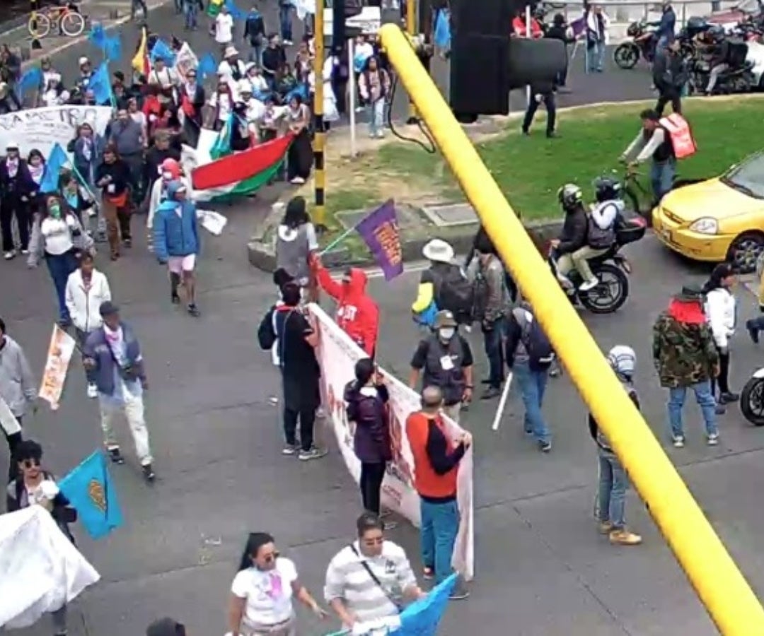 Las autoridades locales indicaron que la movilidad comenzó a restablecerse progresivamente hacia las 3:30 de la tarde.