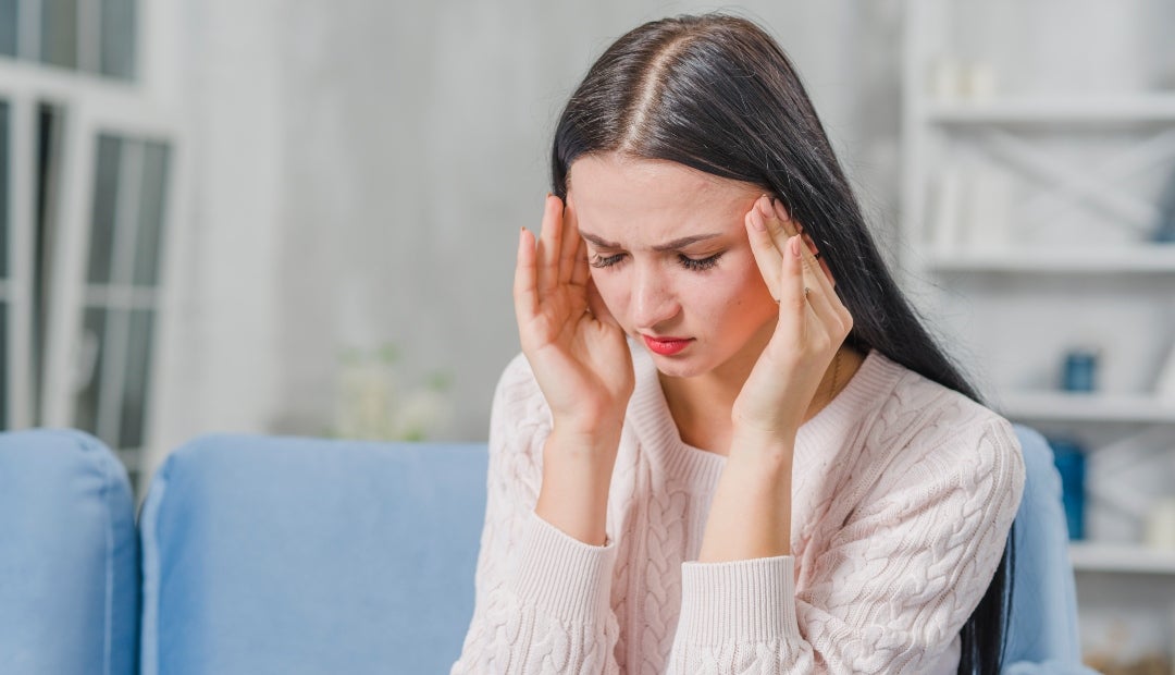 Para tratar el dolor de cabeza mantengase hidratado e intente incorporar el ejercicio a su rutina Para tratar el dolor de cabeza mantengase hidratado e intente incorporar el ejercicio a su rutina