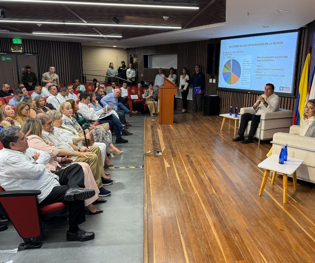 Funcionarios de la Contraloría General presentaron los resultados de auditoría en el Pacífi co colombiano, destacando avances en la recuperación de recursos por regalías.