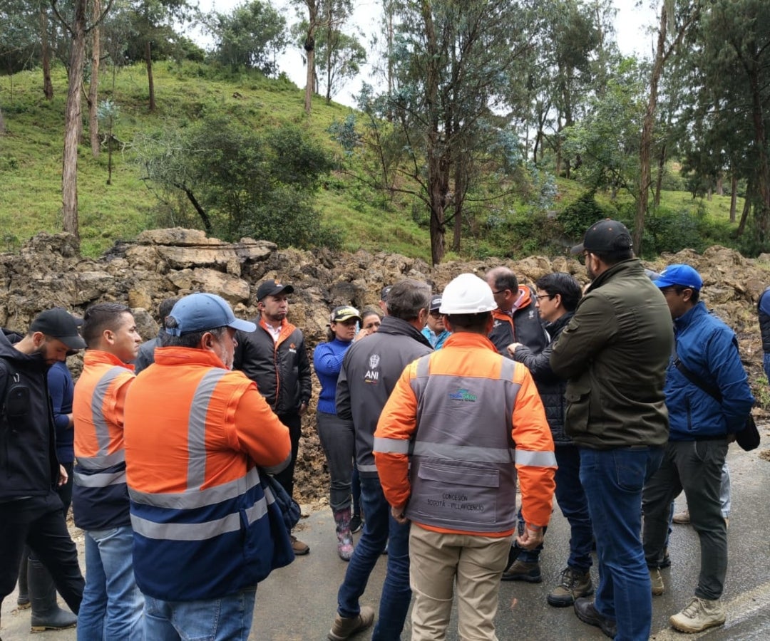 Atención a emergencia en vía al Llano