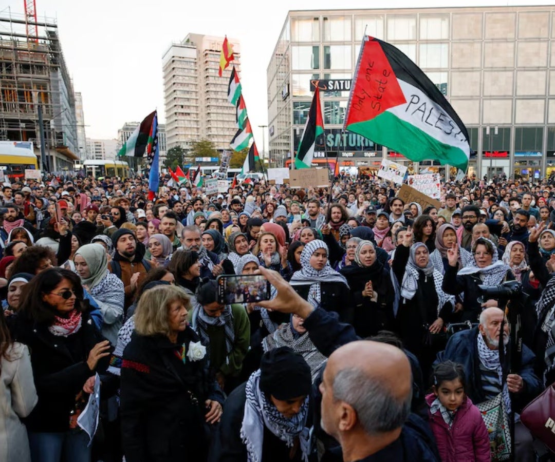 Interceptación de fuerzas de Israel a flotilla con ayuda provocó protestas mundiales