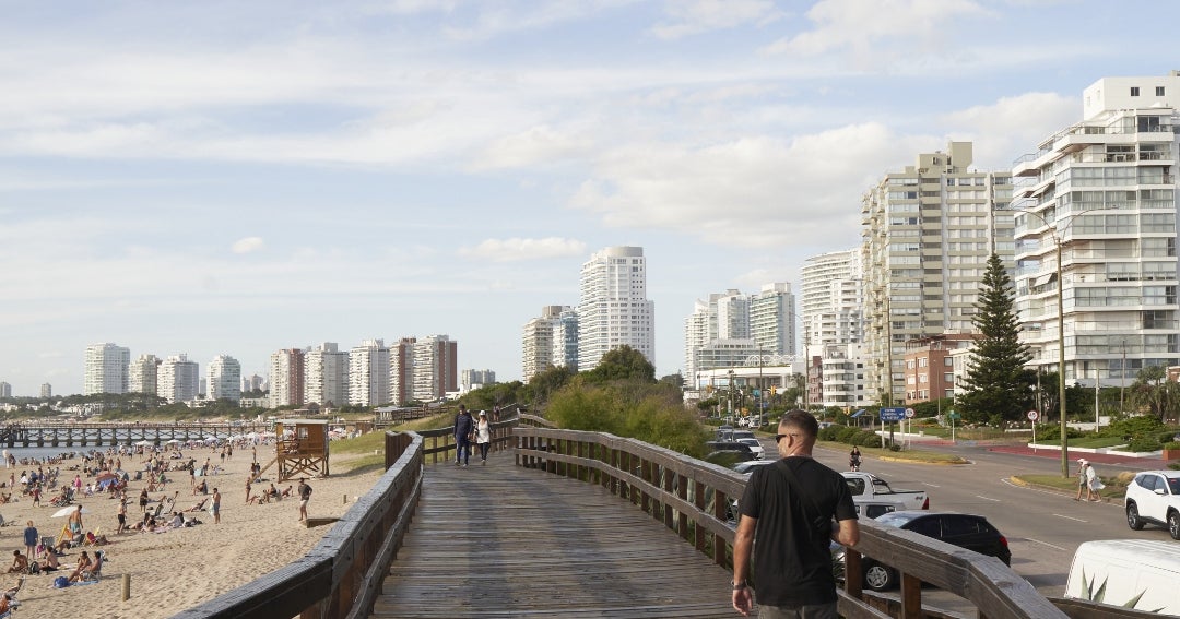 Ola de calor azota a Uruguay: Temperaturas de hasta 40°C en algunas zonas