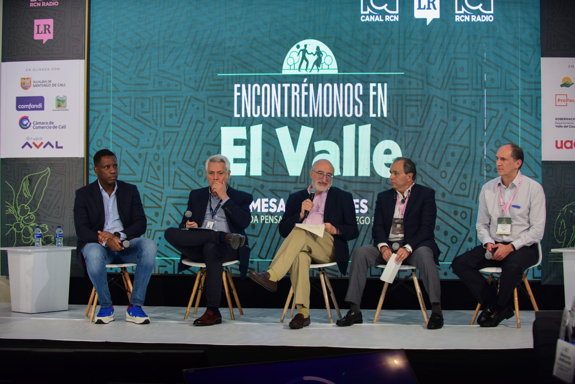 Roger Mina, gerente general de Emcali; Gerardo Silva, presidente de Banco de Occidente; Juan Lozano, director de la FM de RCN; Francisco Muñoz, presidente de Colgate-Palmolive, y Juan Carlos Henao, gerente general de Harinera del Valle.