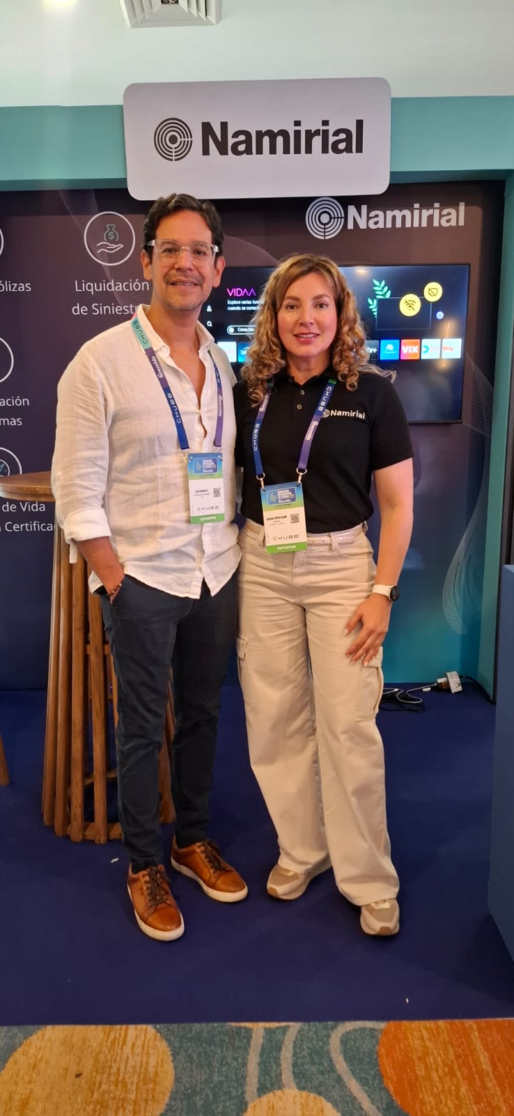 Elias Barzallo, CEO de Namirial; y Adriana Rivera, gerente en Colombia.