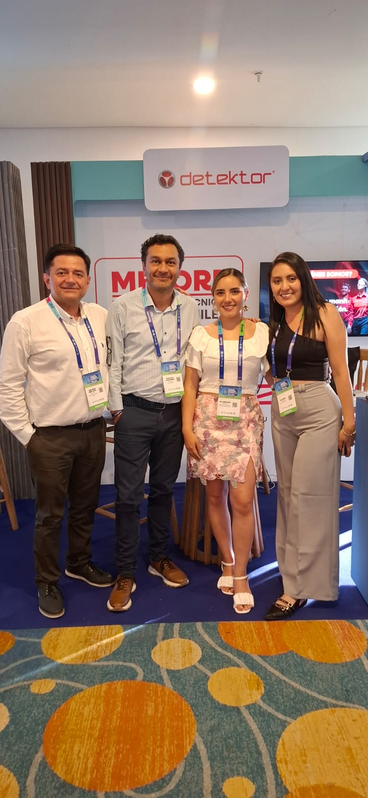 Jaime Monroy, gerente de gestión de clientes de Detektor; Gustavo Salgado; Lina Jiménez; directora de Aseguradoras; y Érika Guevara, gerente comercial de GroupCos.