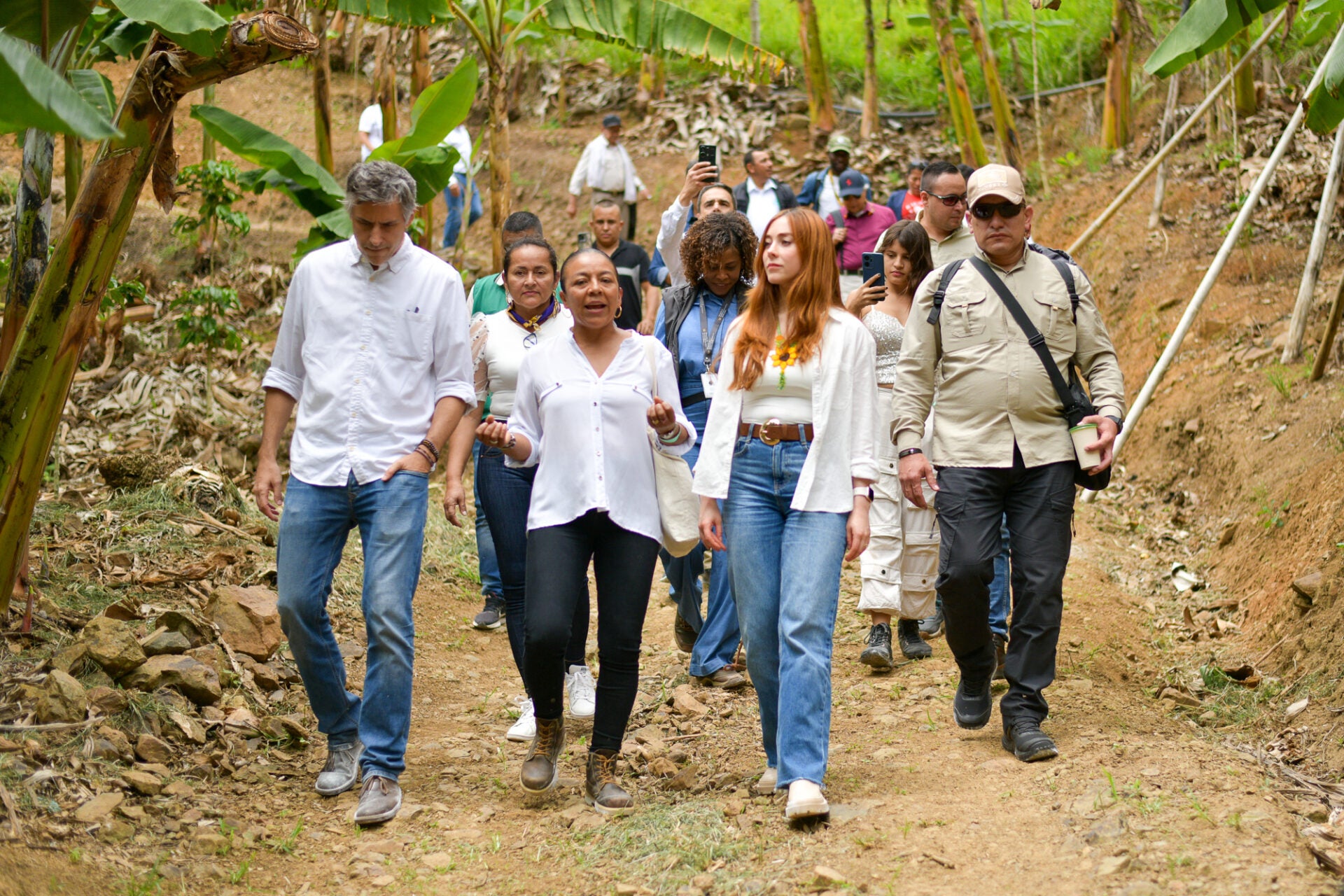 Visita de Grupo Éxito a cultivos