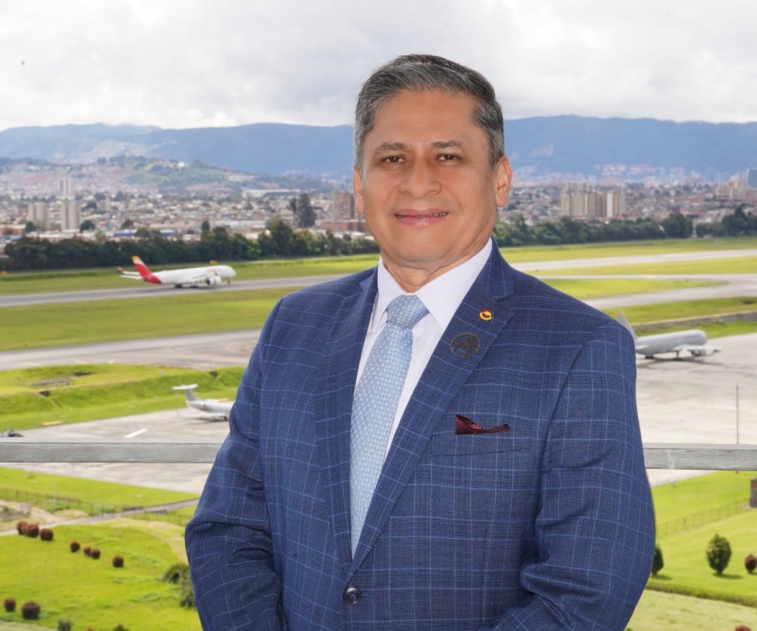 José Henry Pinto Rodríguez, director de la Aerocivil, estuvo por más de cuatro décadas en la Fuerza Aeroespacial Colombiana.