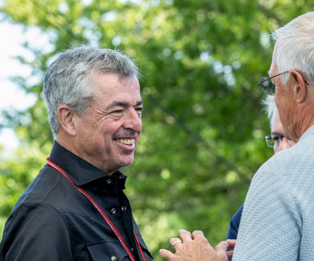 Apple trasladará divisiones de salud y fitness al área de servicios por reorganización