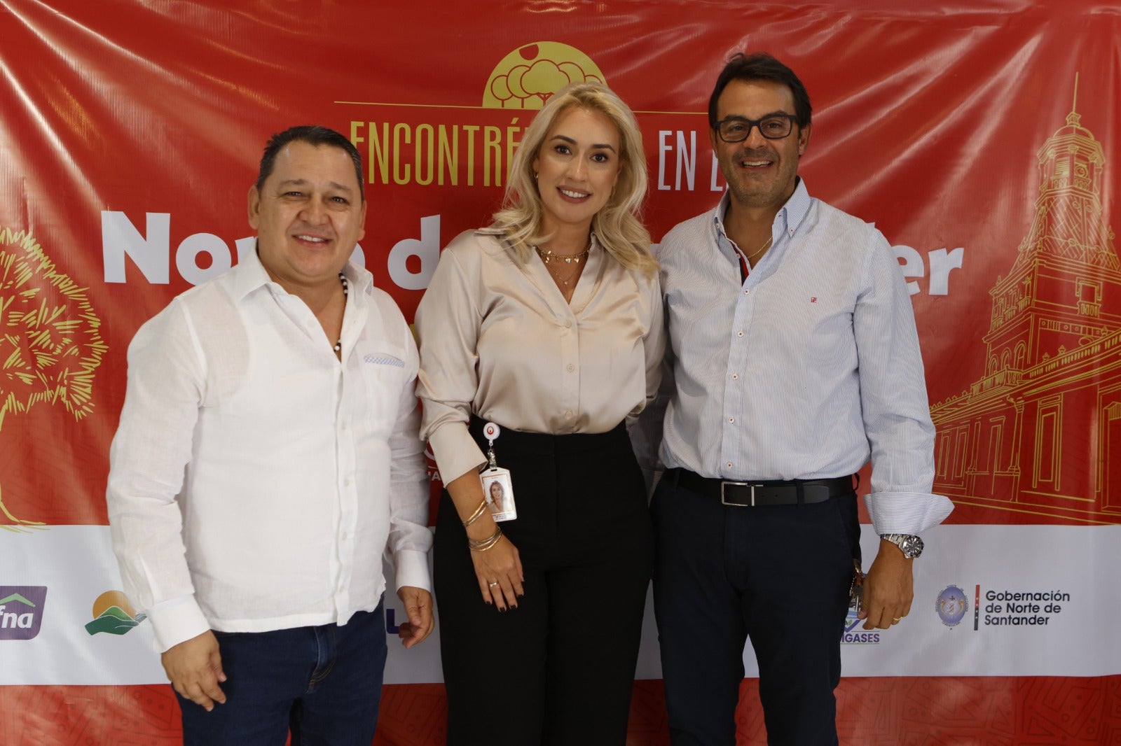 Leonel Rodríguez, Sec. de Desarrollo de la Alcaldía de Cúcuta; Tatiana Cote, de Veolia Aseo; y Juan Londero, Pte. Acodres Norte de Santander.