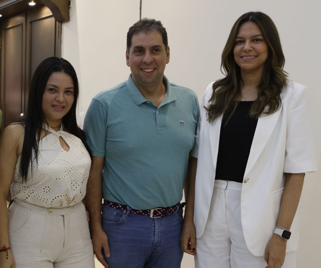 Érika Ovalles, administradora de Grupo K; Felipe Corso, director financiero de Palnorte; y Érika Sánchez, gerente de Centrales Eléctricas.