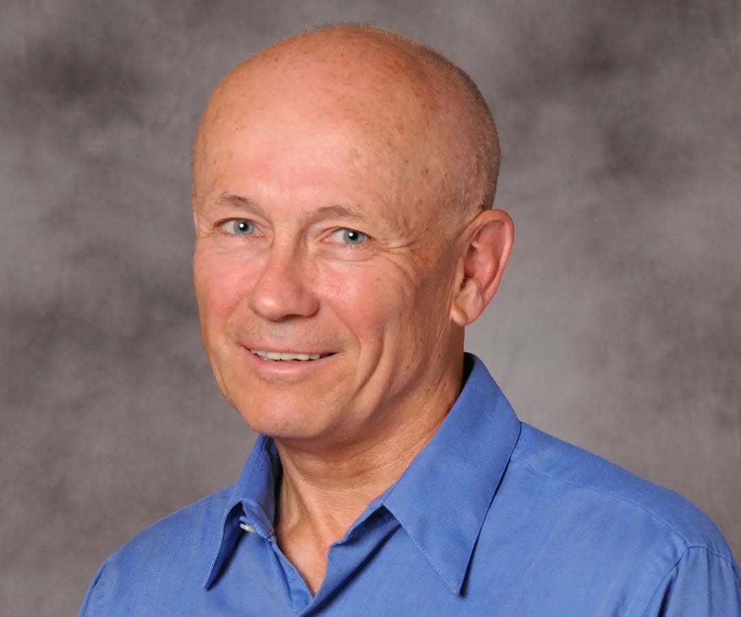 Peter Howitt, ganador del premio Nobel de Economía 2025.