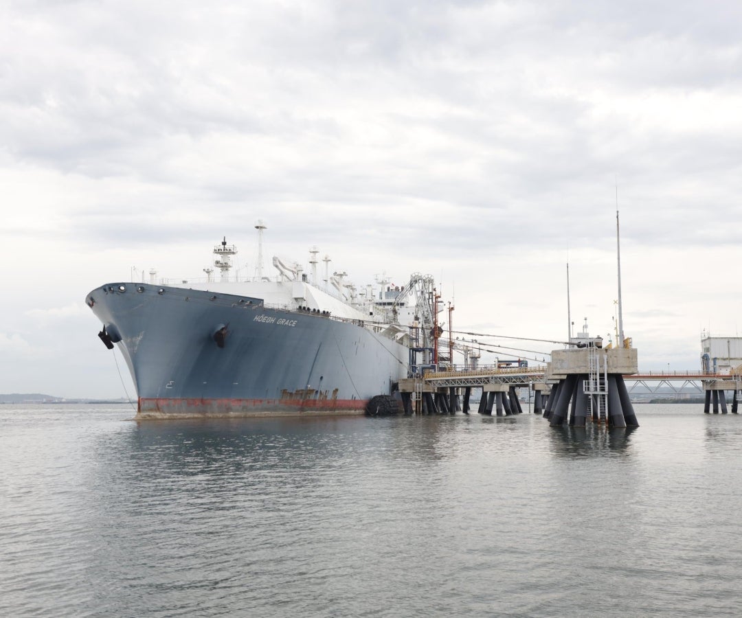 Finaliza el mantenimiento de la regasificadora Spec