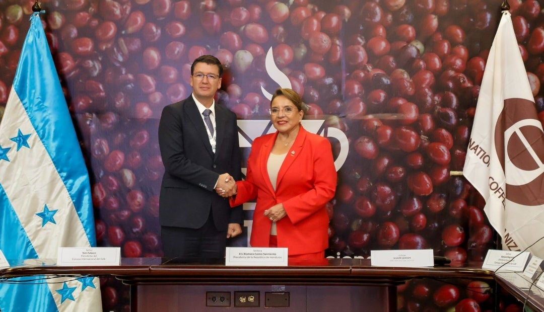 Germán Bahamón y la presidente de Honduras, Xiomara Castro