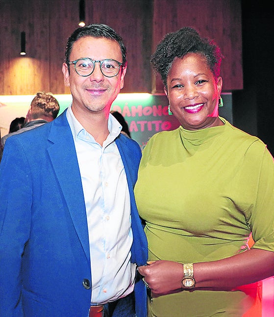 Gerardo Fajardo, líder en desarrollo de negocio y estrategia comercial en Latinoamérica para la Oficina de Turismo de Curaçao; y Swetlana Schotborg, coordinadora de marketing en Suramérica para la Oficina de Turismo de Curaçao.