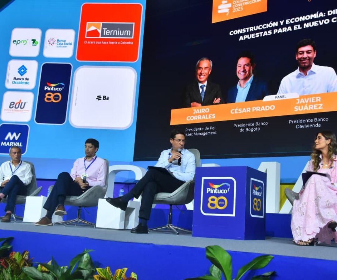 Jairo Corrales, presidente de Pei Asset Management; Javier Suárez, presidente de Davivienda; César Prado, presidente del Banco de Bogotá; y Laura Roa, presidenta del Fondo Nacional del Ahorro, FNA.
