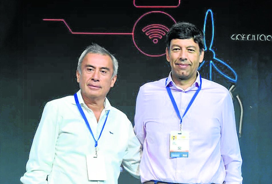 Jairo Corrales, presidente de Pei Asset Management; y Javier Suárez, presidente de Banco Davivienda.