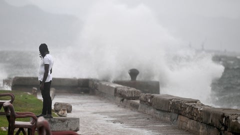 El huracán Melissa se dirige hacia Jamaica como la peor tormenta de la historia de la isla