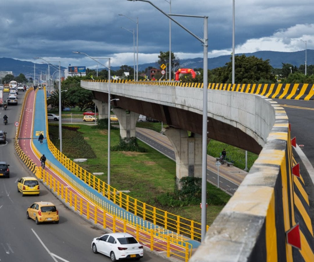 Conconcreto inauguró el Puente Curvo del Grupo cinco de la Troncal de la Avenida 68