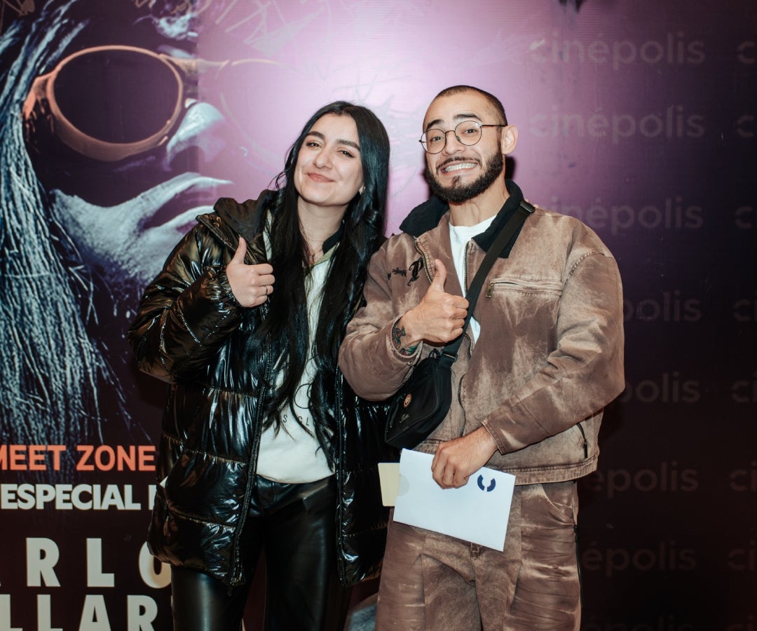 Andrés Molinares y Sara Lara, entre los comediantes asistentes al espectáculo.