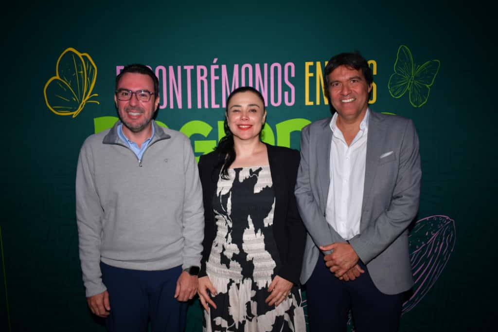 Mauricio Vega, gerente de Autopistas del Café; Yulieth Porras, gerente de Energía de Pereira; y Luis Gaviria, gerente de Ingenio Risaralda.