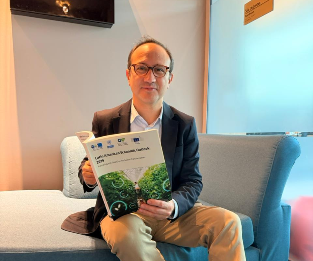 Sebastián Nieto Parra, jefe en la Ocde división Asia, América Latina y África