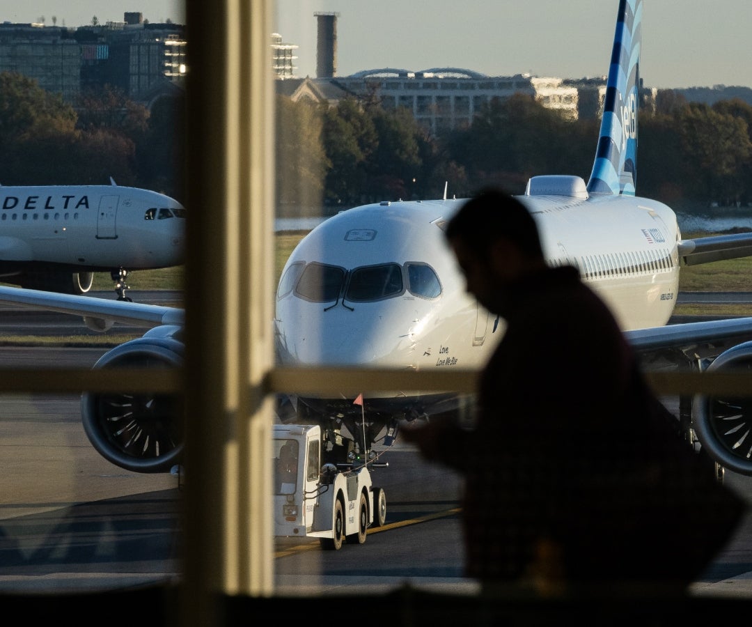 Se prevé que aumenten recortes de vuelos en EE.UU. con la entrada en vigor de límites