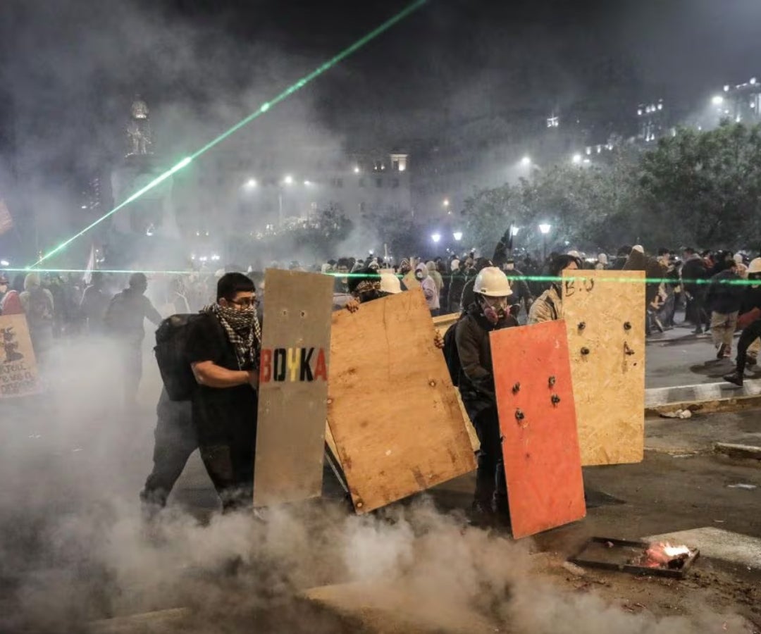 Personas que se oculten el rostro en protestas podrían recibir hasta 10 años de cárcel