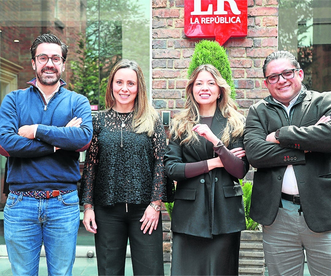 Gabriel Santos, presidente de Colombia Fintech; Edwin Vargas, director de data transformation y engineer en Bbva; Katty Eljach, vicepresidente de transformación digital e innovación del FNG; y Silvia Arias, presidente ejecutiva de la Asociación Estratégica de la Experiencia.