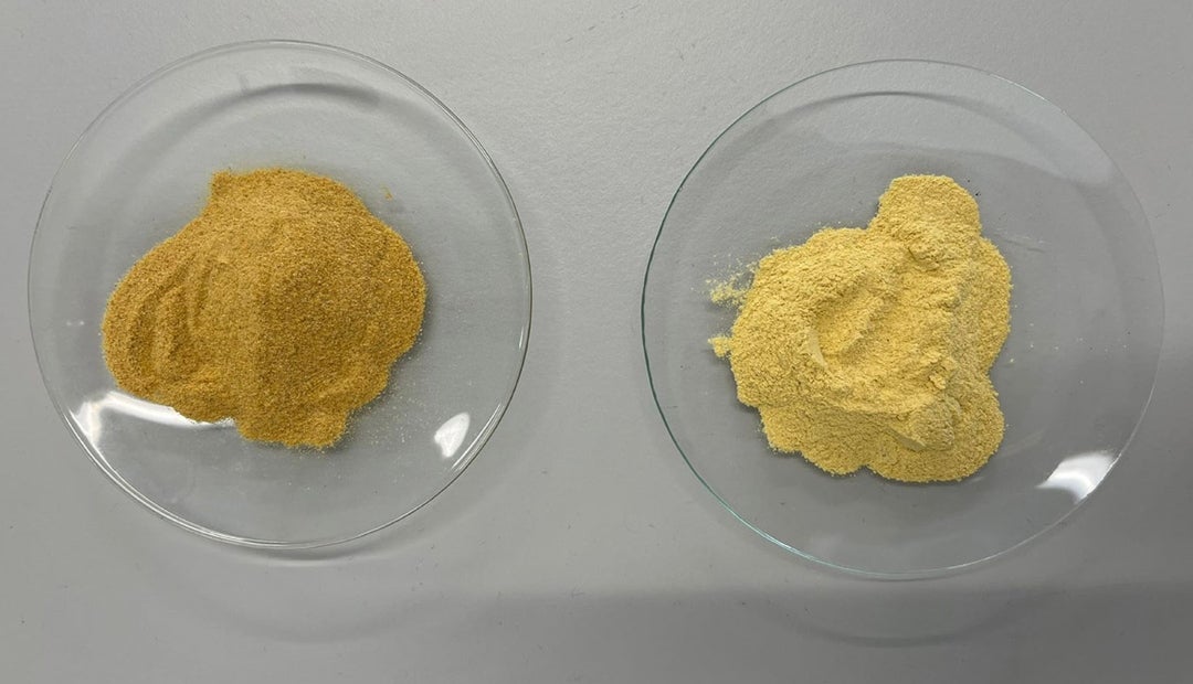 Cáscara de pitahaya amarilla molida.