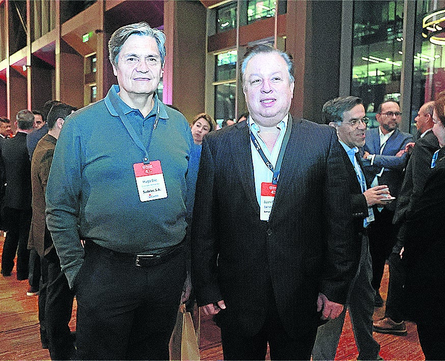 Hugo Eric Coronado, gerente de Sudelec; y Juan Barrero, gerente de Better Consulting, entre los asistentes.
