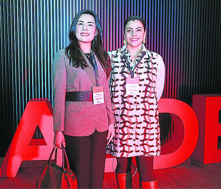 Andrea Martínez, abogada; y Estefanía Rodríguez, directora de negocios de Celema.