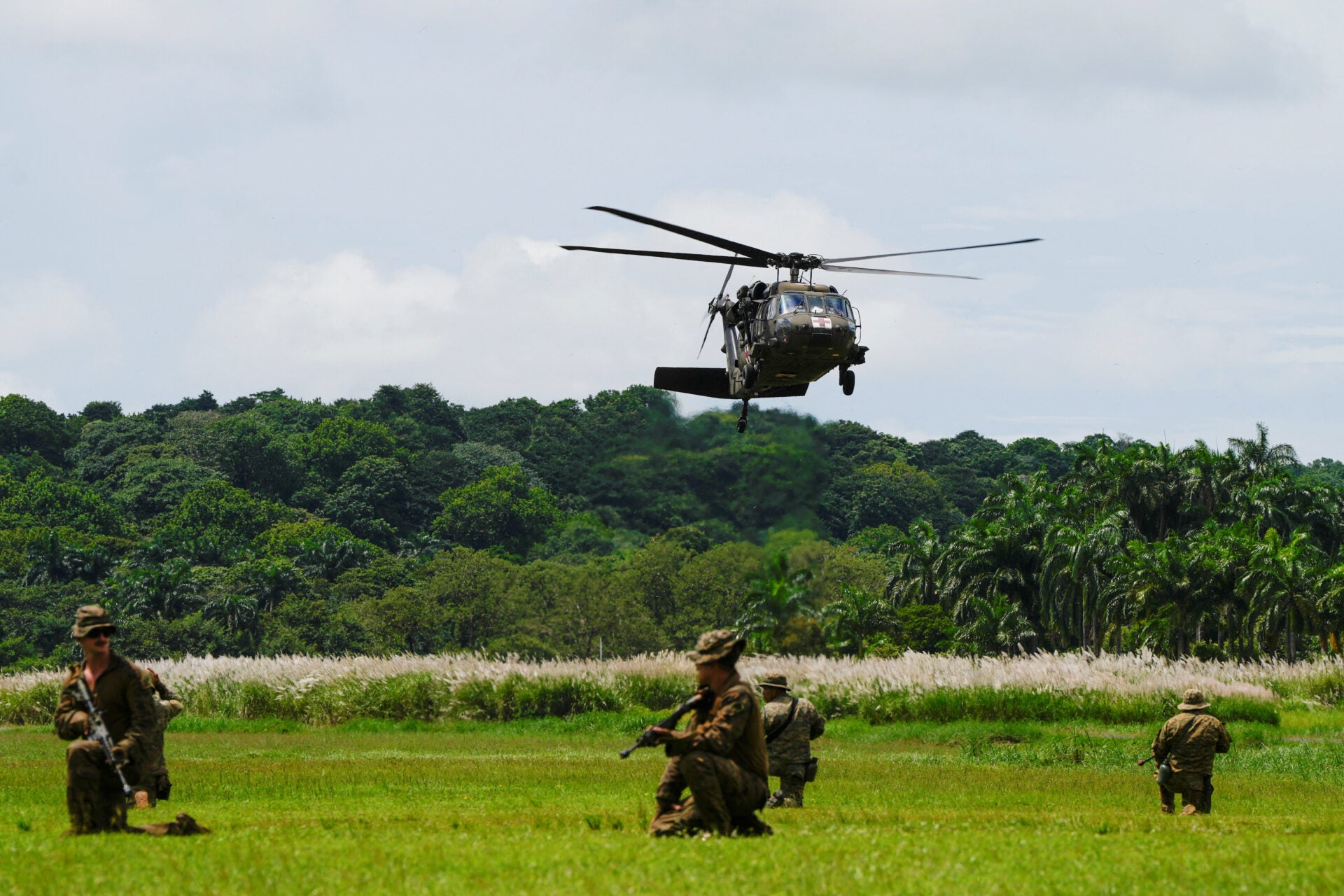 Personal militar panameño y estadounidense participa en un ejercicio de entrenamiento conjunto