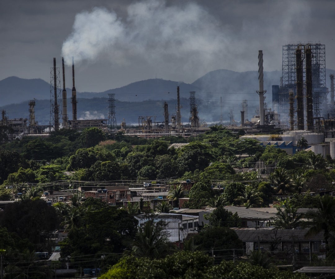 Brasil se compromete a reducir las emisiones industriales de gases contaminantes