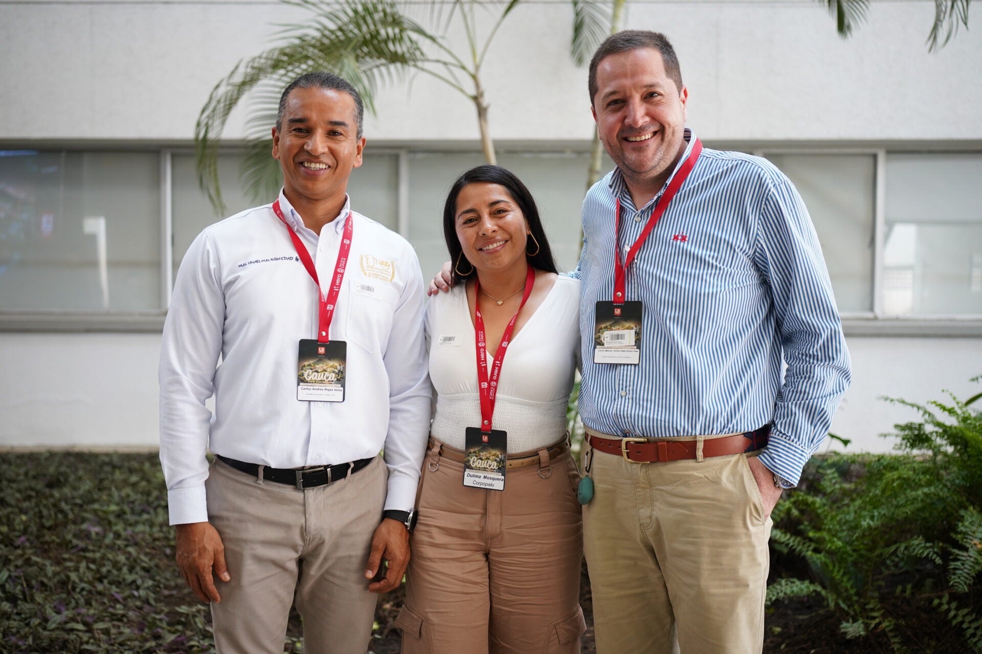 Carlos Andrés Vélez Rojas, director de centro universitario de la Universidad Nacional Abierta y a Distancia Unad Colombia; Dulima Mosquera, coordinadora de proyectos, representante de Corpopalo; y Carlos Manuel Ochoa, jefe del departamento zona Norte de Comfacauca.